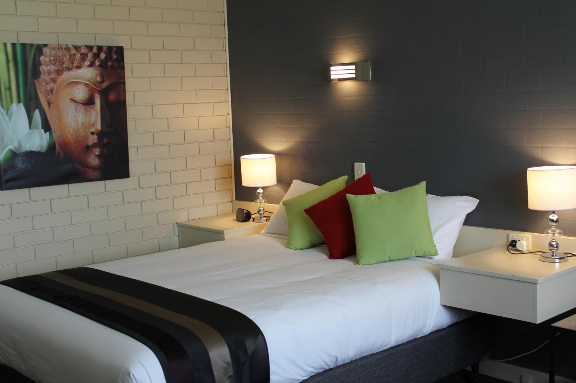 Sandpipers @ Millicent Room photo